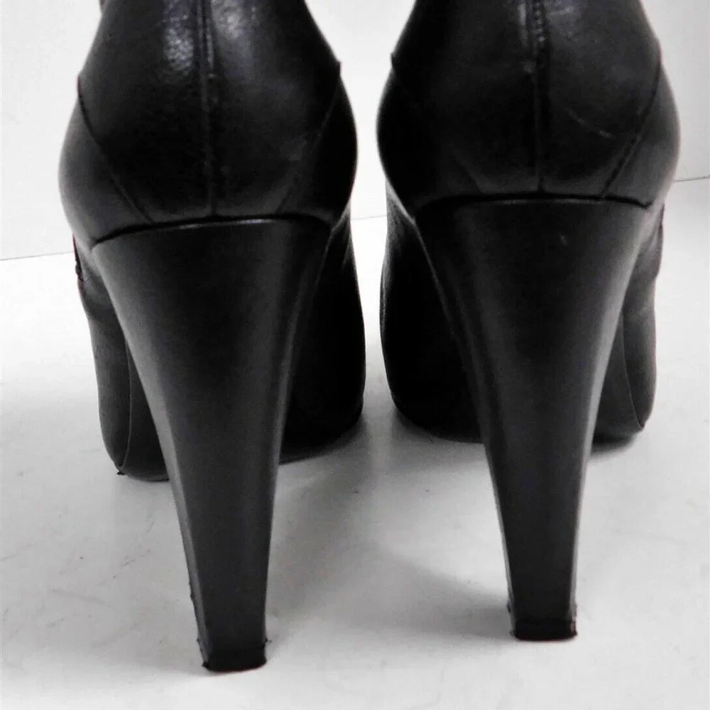 Balenciaga Paris Black Leather Ankle Boots Italy 37‎